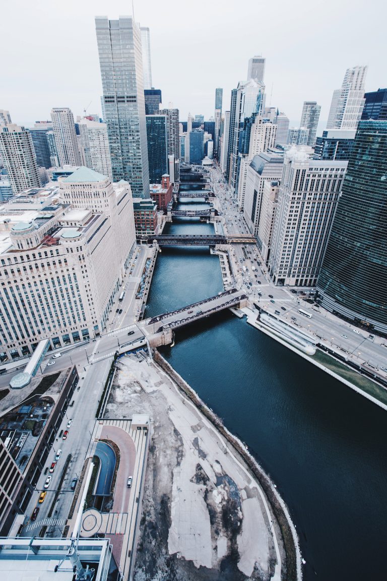 Chicago, Illinois: Downtown Happy Hour specials you shouldn’t miss! (2023)