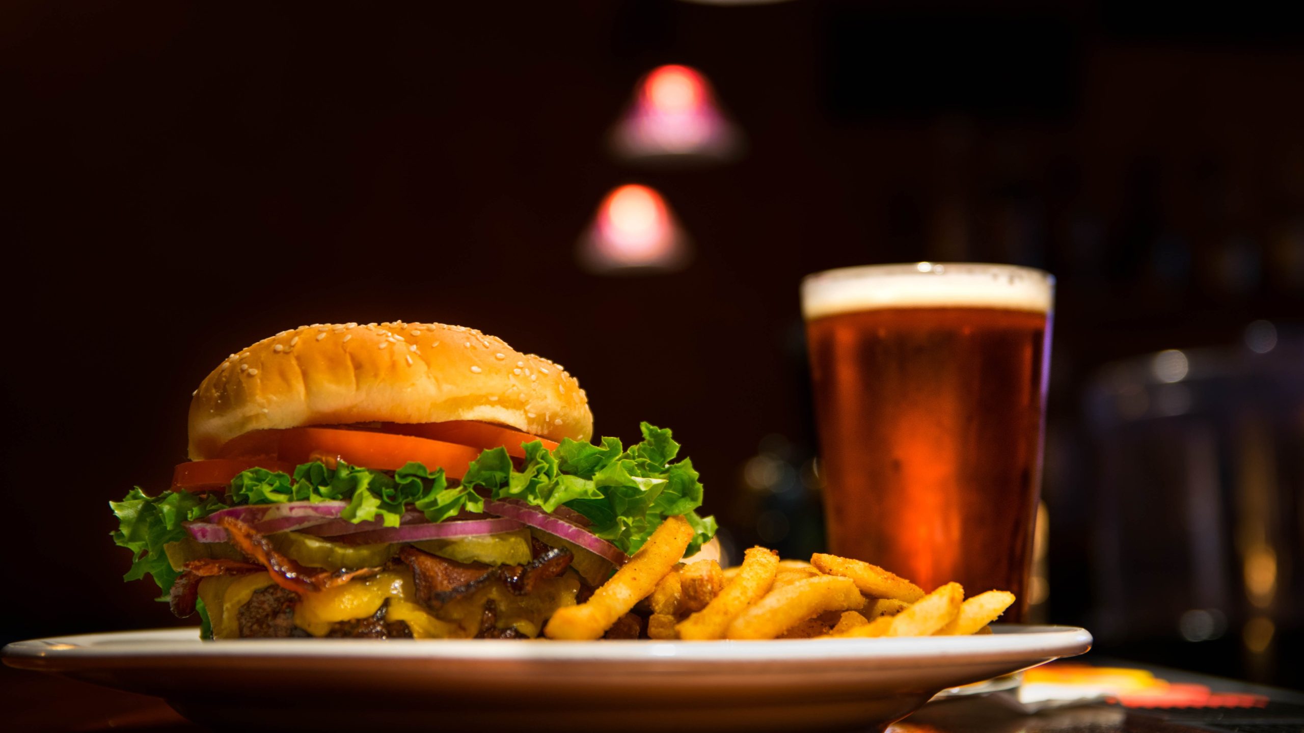 Bagger Dave's Burger Tavern Happy Hour Fort Wayne Indiana
